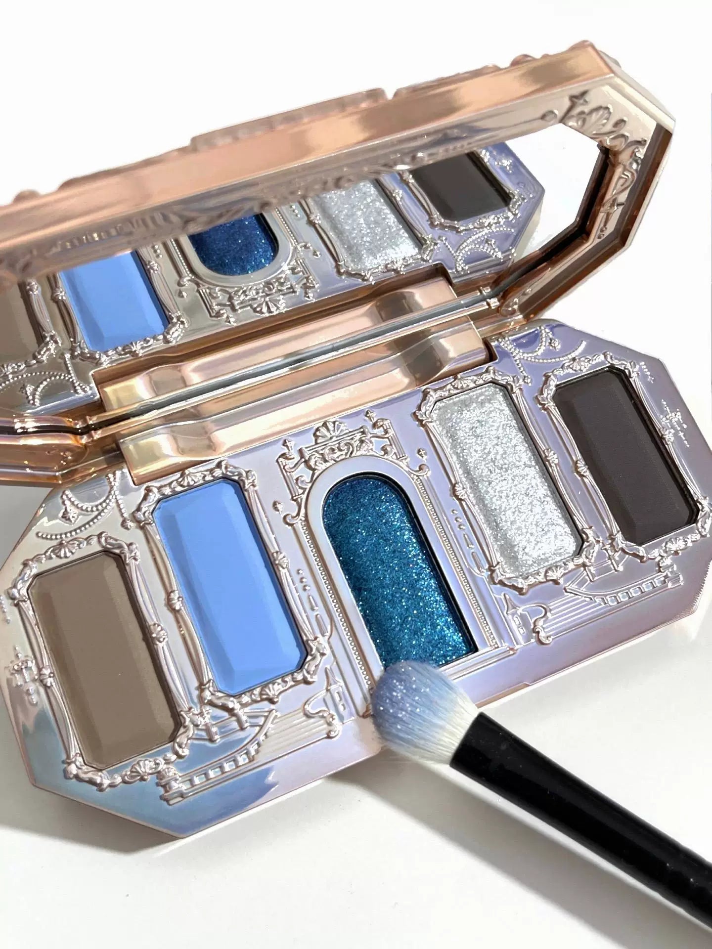 Flower Knows Moonlight Mermaid Eyeshadow Palette 05 Moonlight Country Matte Pearlescent Chameleon Play Makeup Blue Eyeshadow Earth Color